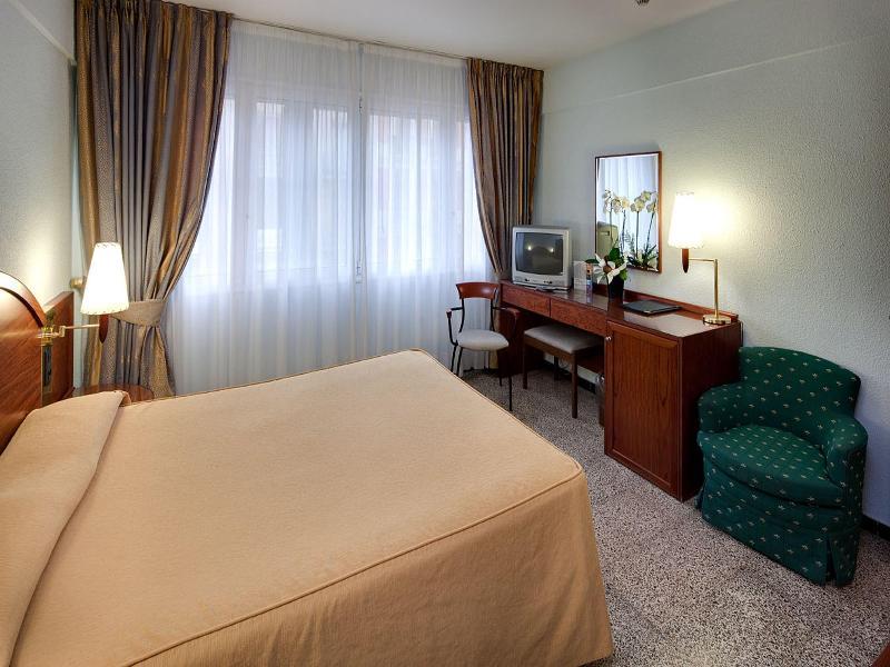 Hotel Gaudi Reus Eksteriør billede