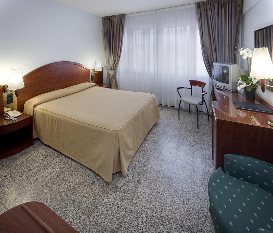 Hotel Gaudi Reus Værelse billede