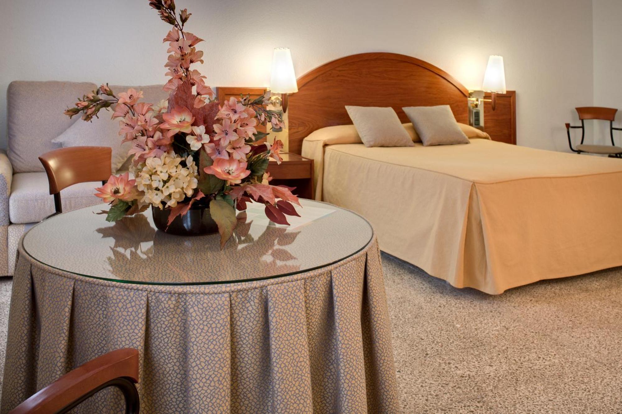 Hotel Gaudi Reus Eksteriør billede